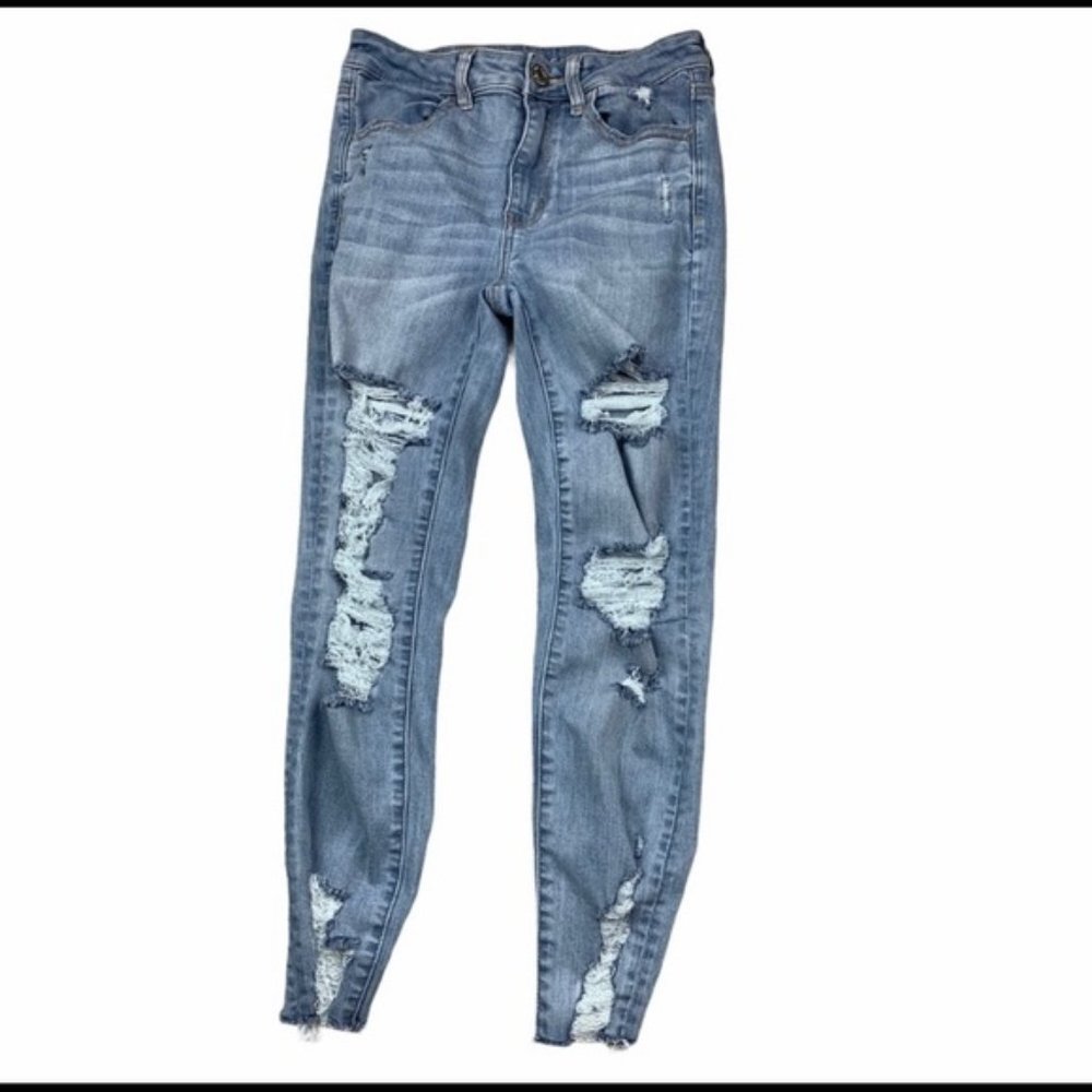 AE High Rise Destroyed Light Wash Skinny Jeans - American Eagle - Size 6